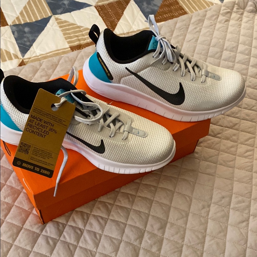 Nike Flex Experience Run 12